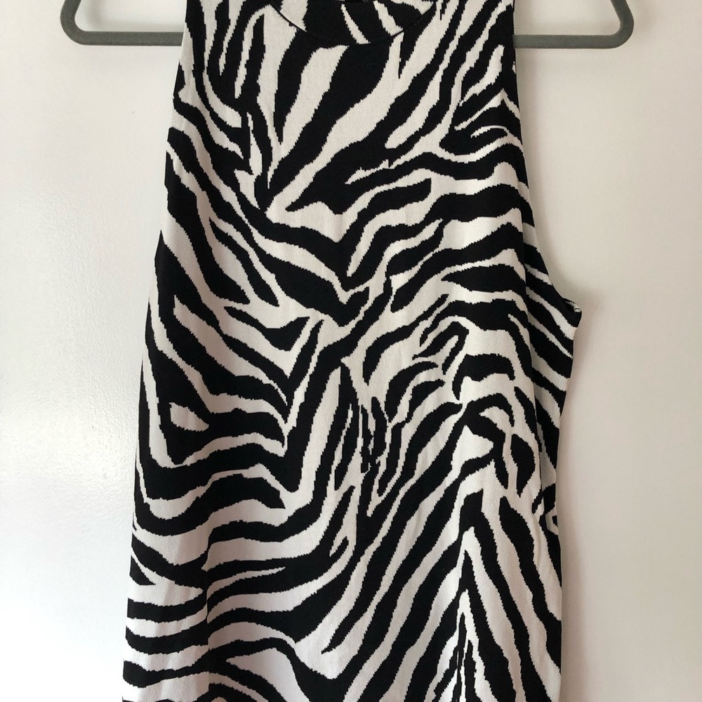 White House Black Market sleeveless top
